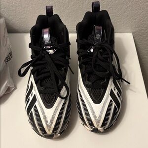 Adidas Kids Black and White Cleats Sz 4 Boys